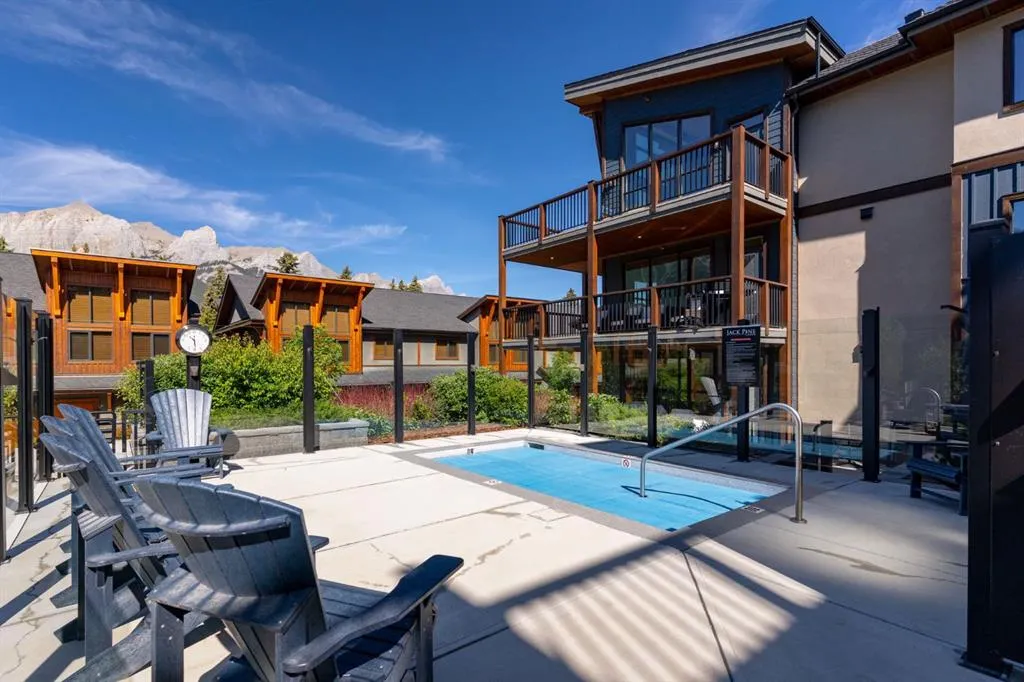 1105 Spring Creek Drive, #208