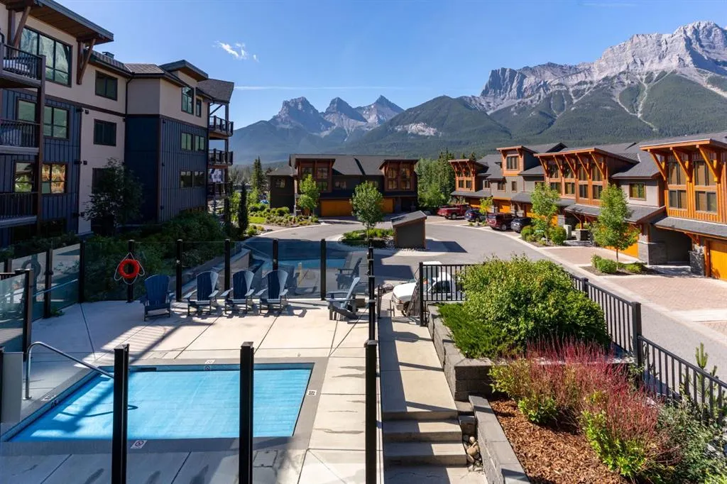 1105 Spring Creek Drive, #208