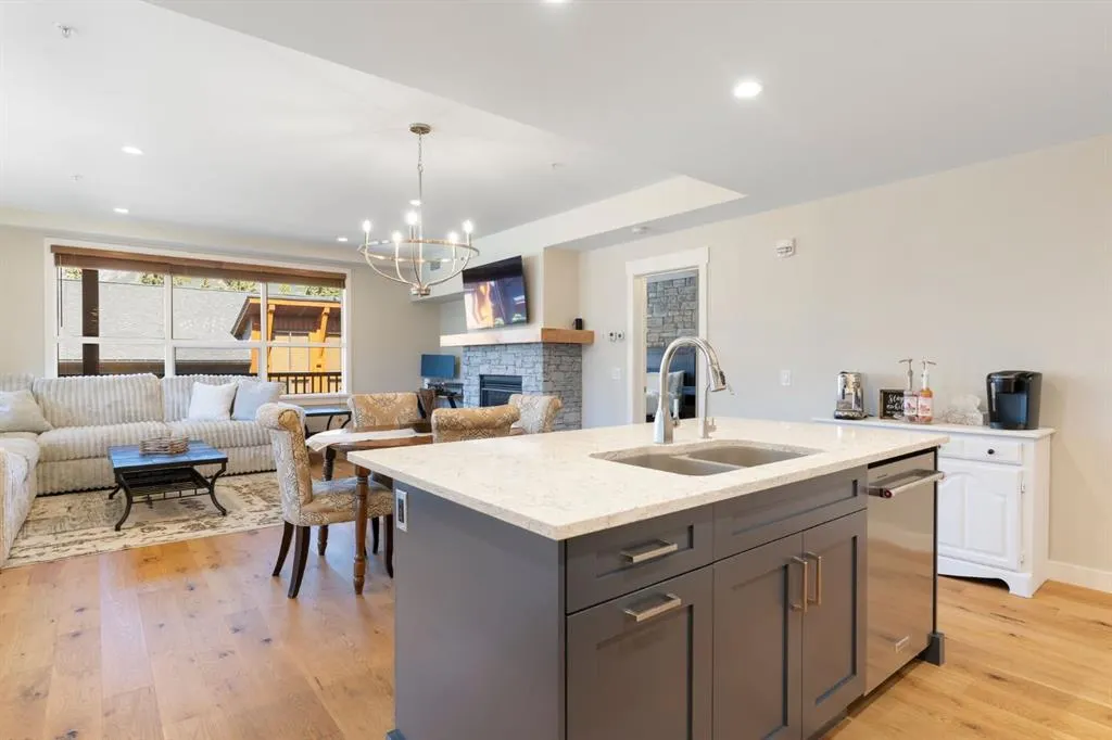 1105 Spring Creek Drive, #208
