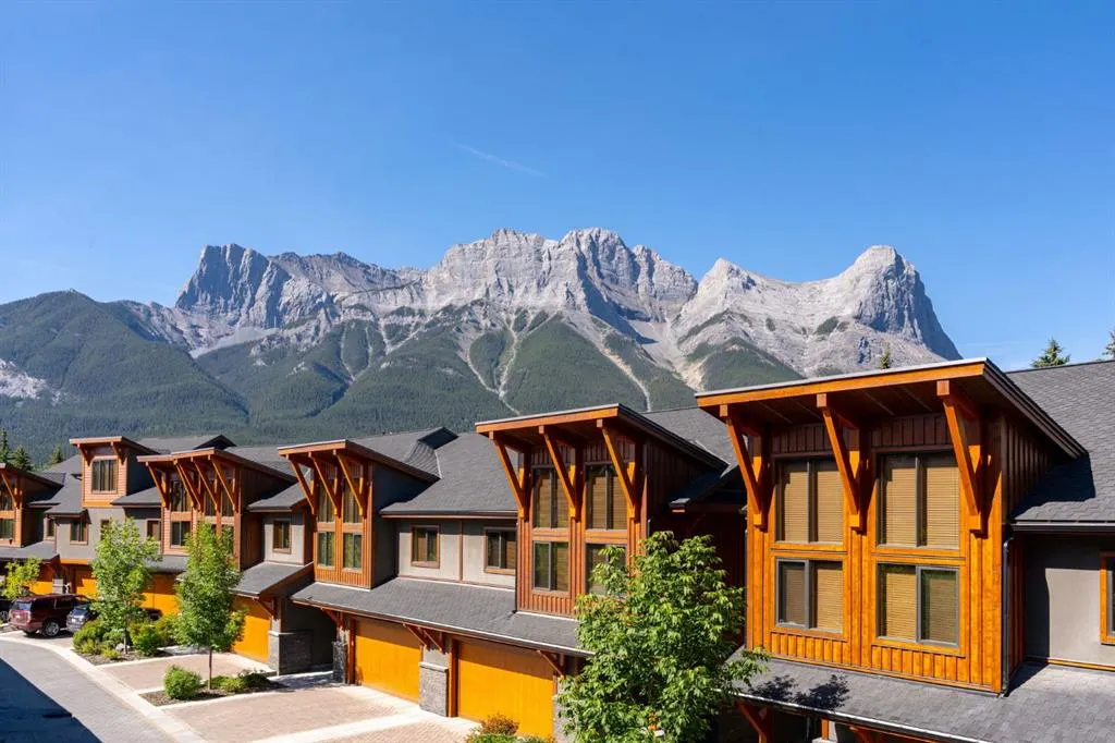 1105 Spring Creek Drive, #208