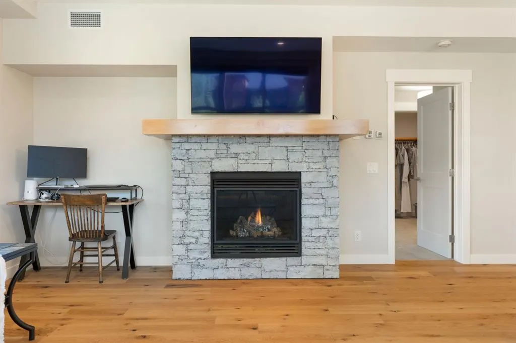 1105 Spring Creek Drive, #208