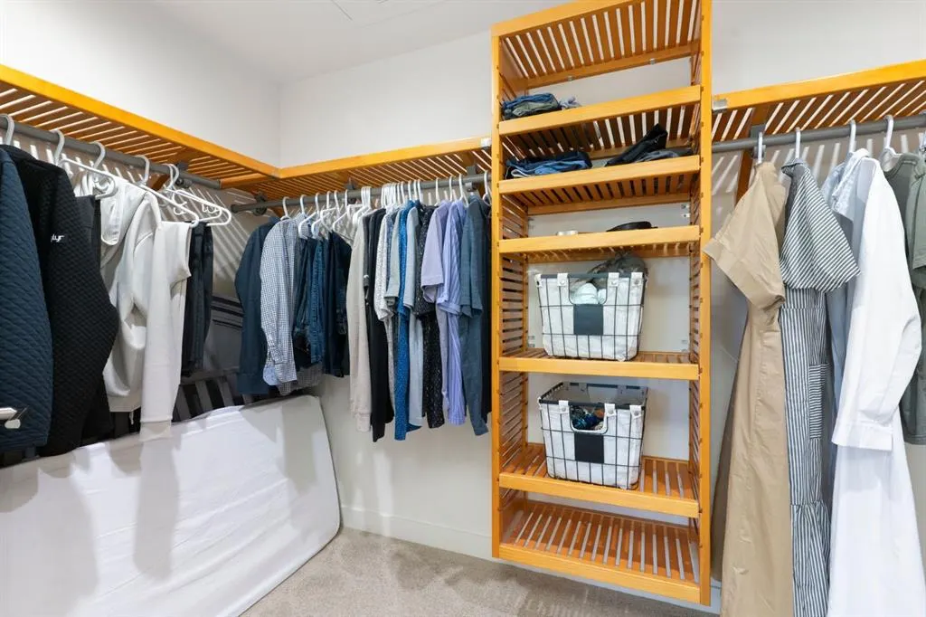 1105 Spring Creek Drive, #208