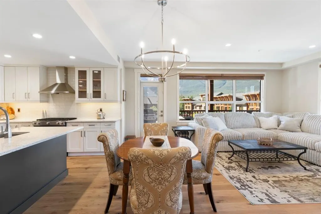 1105 Spring Creek Drive, #208
