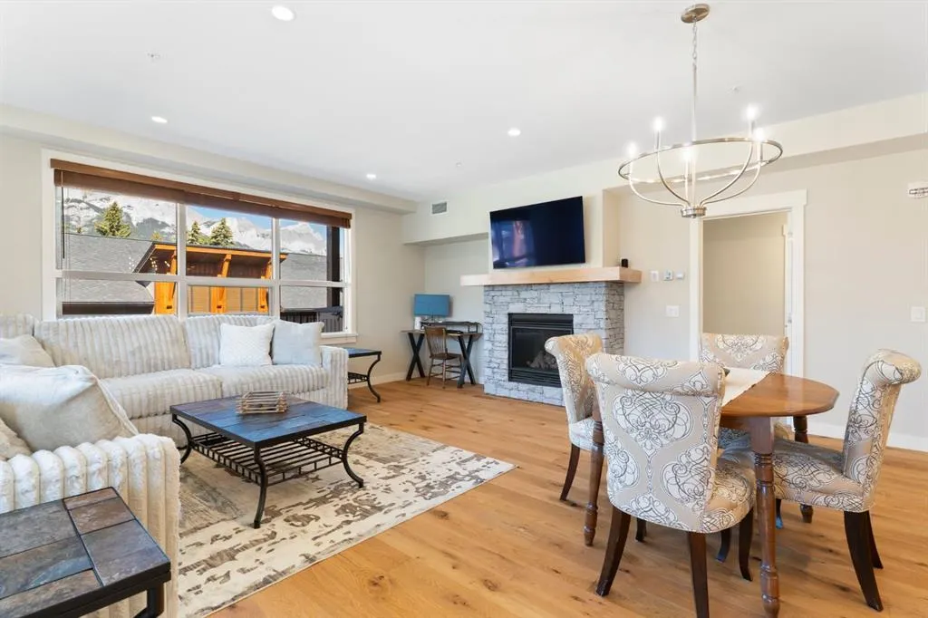 1105 Spring Creek Drive, #208