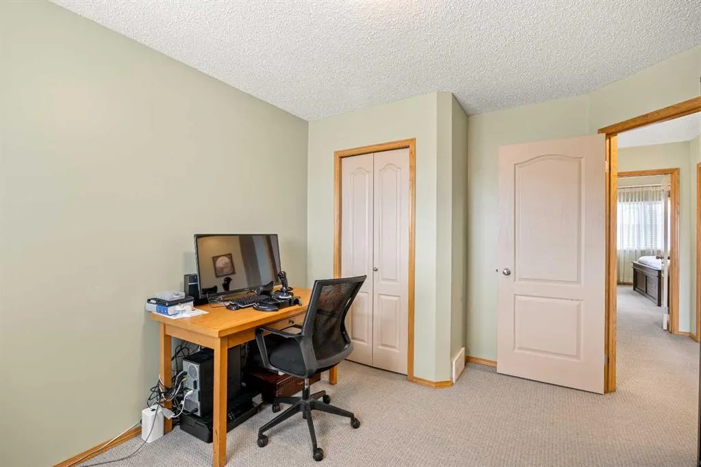 52 Panatella Gate NW