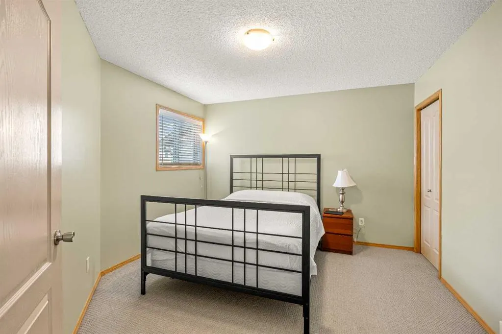 52 Panatella Gate NW