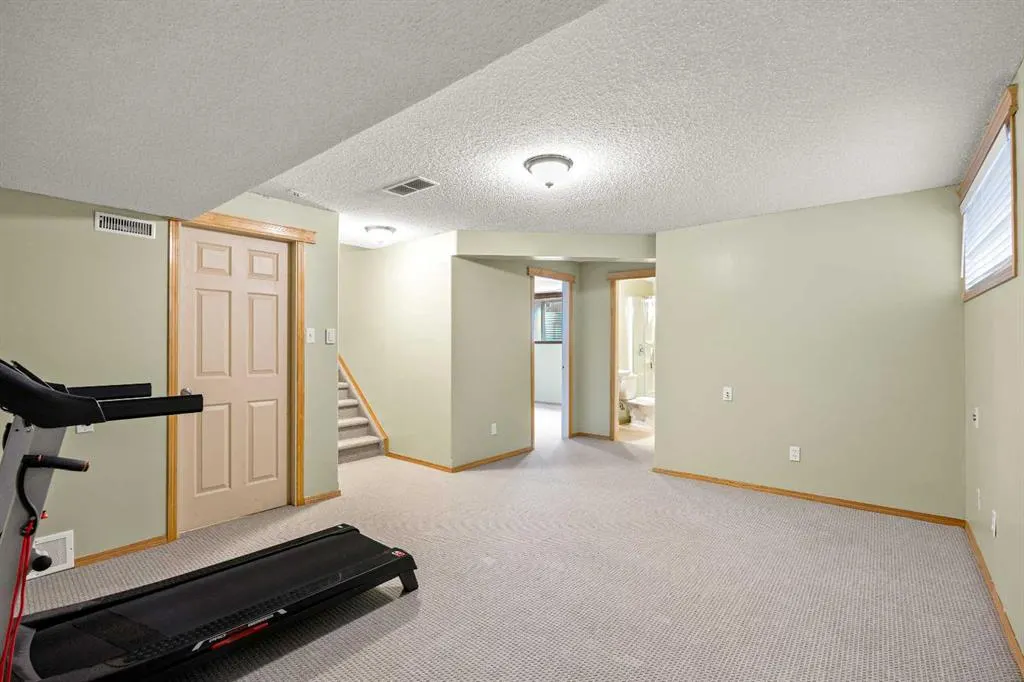 52 Panatella Gate NW