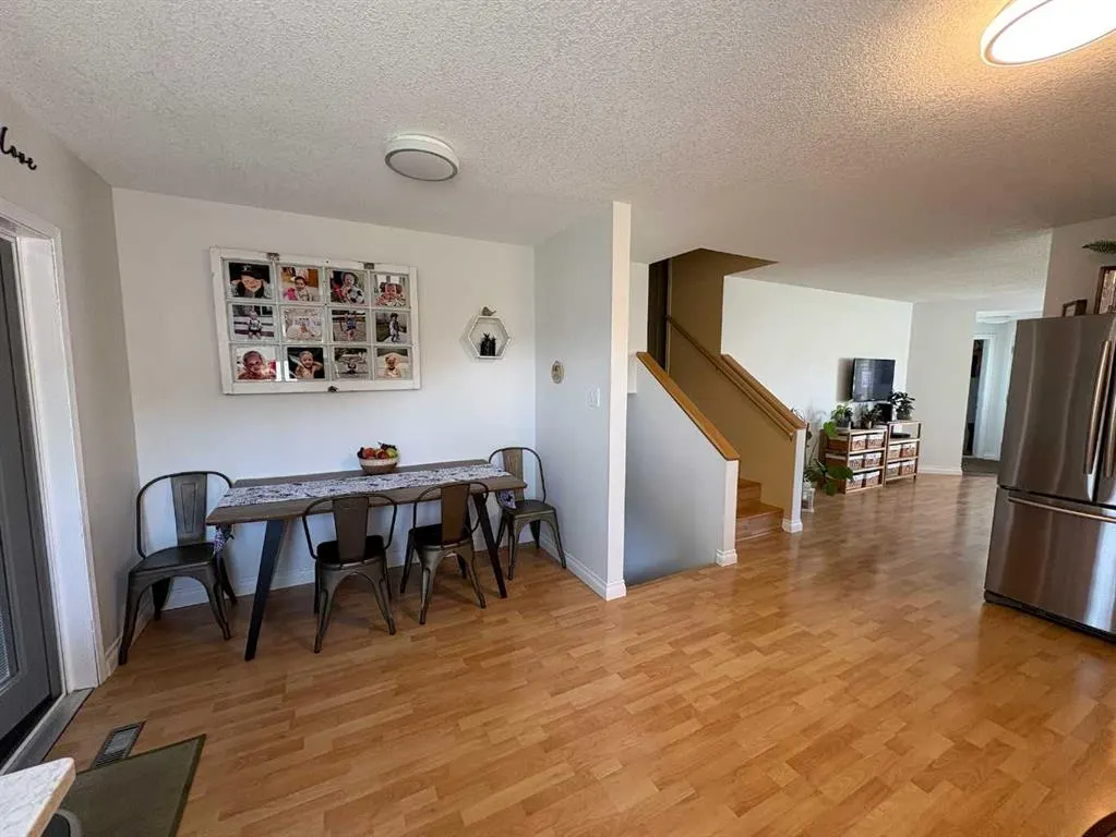 167 Mt Rundle Road W