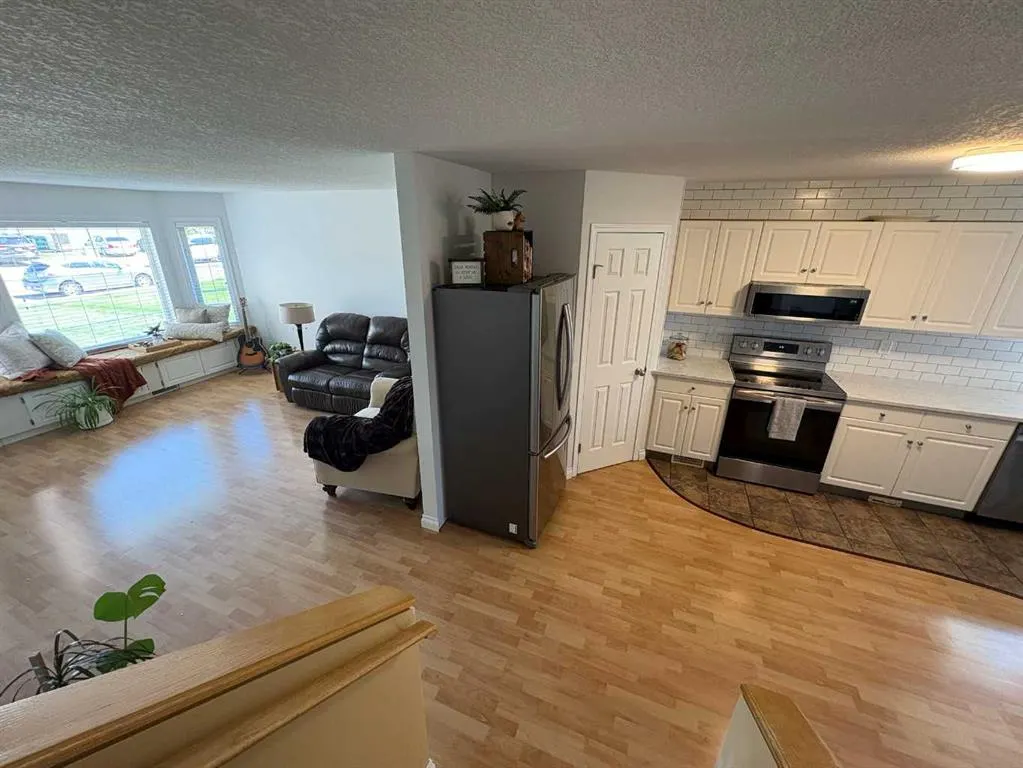 167 Mt Rundle Road W