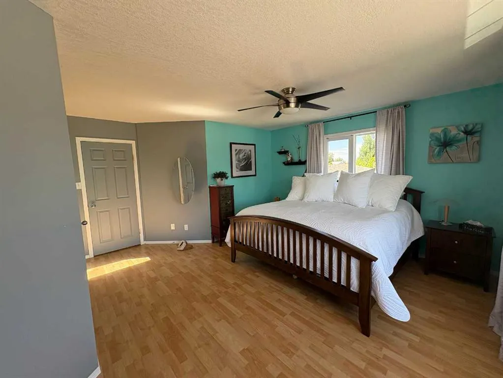 167 Mt Rundle Road W
