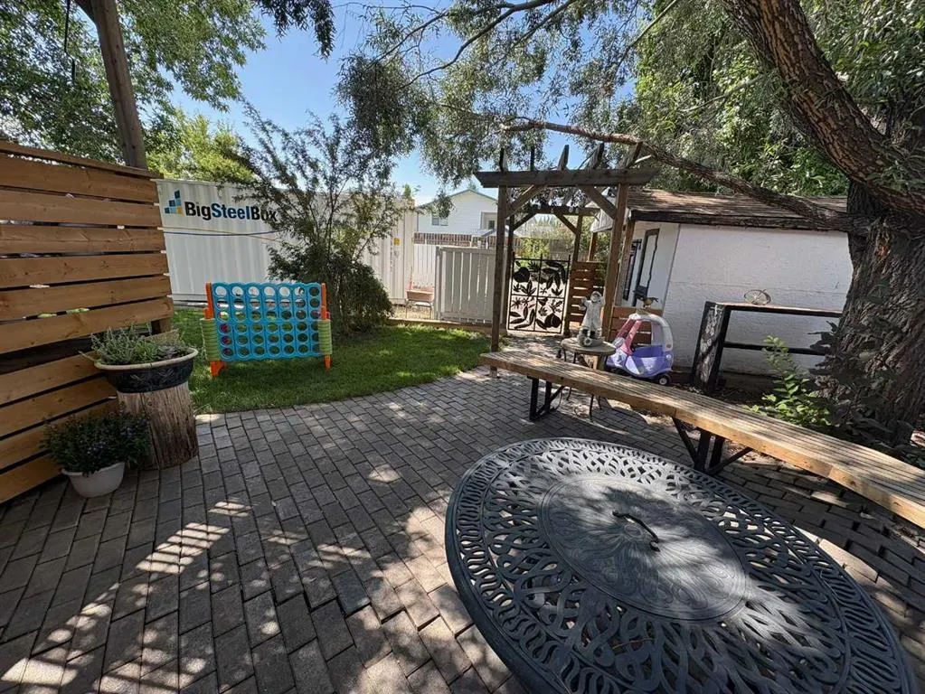 167 Mt Rundle Road W