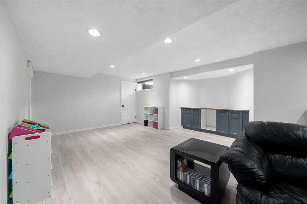 450 Cimarron Circle