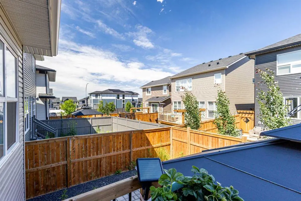 21 Ambleside Crescent NW