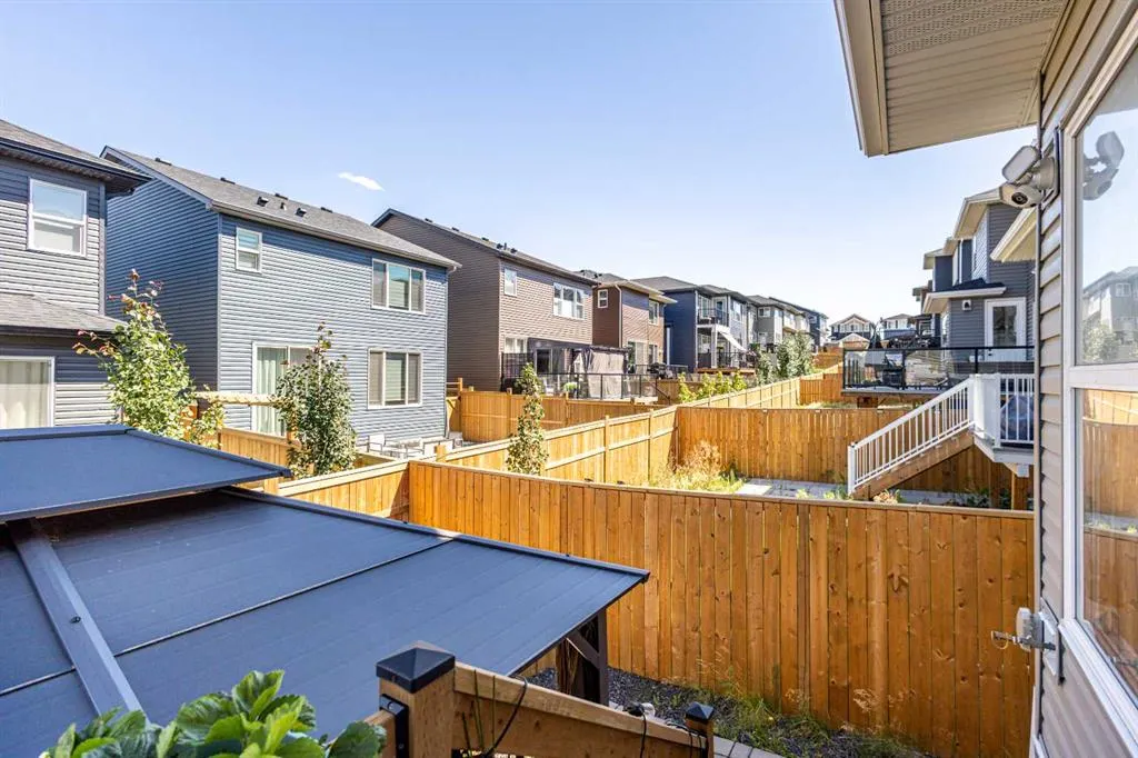 21 Ambleside Crescent NW