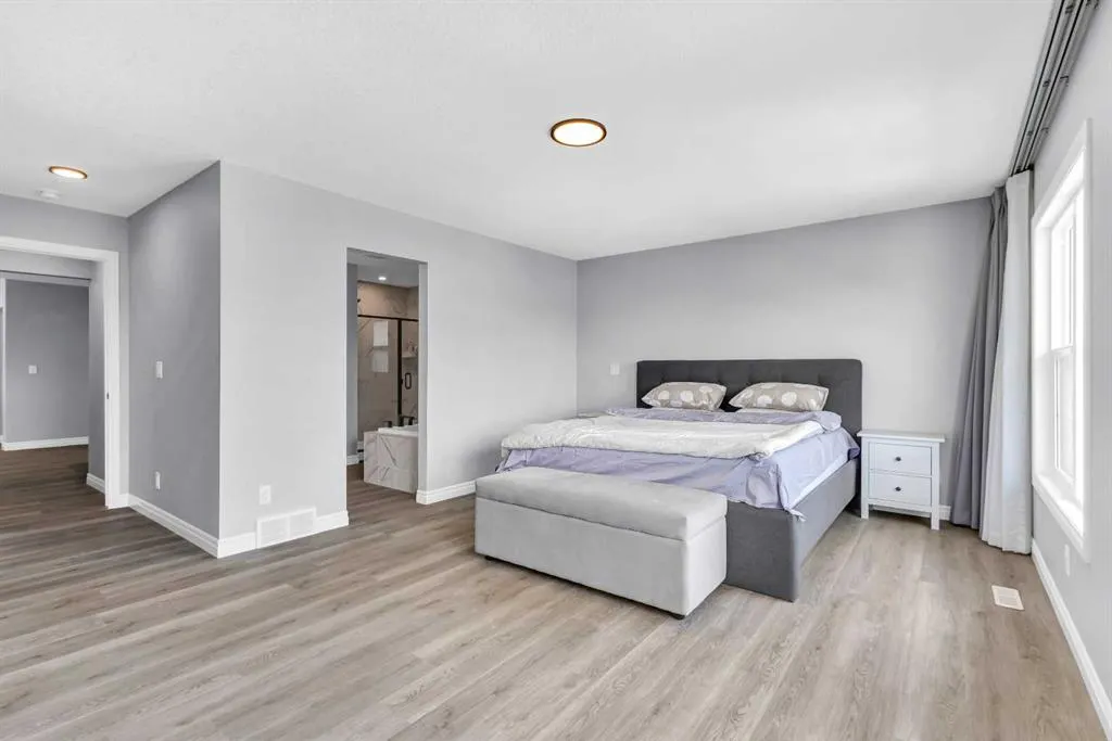 21 Ambleside Crescent NW
