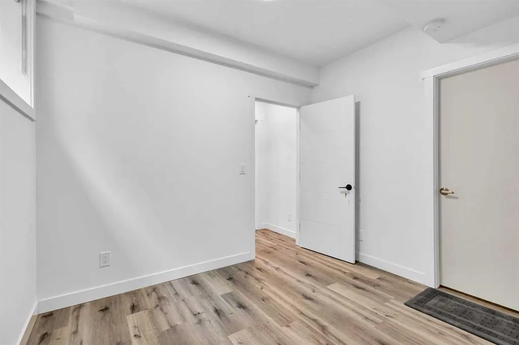 21 Ambleside Crescent NW
