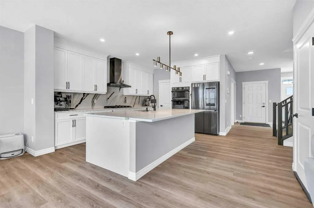 21 Ambleside Crescent NW