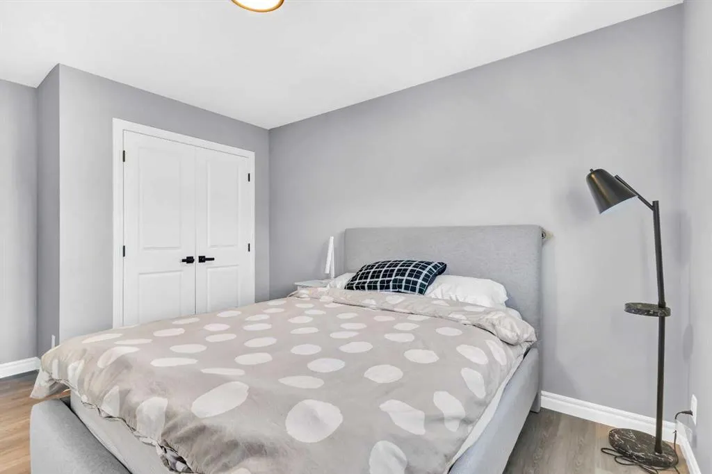 21 Ambleside Crescent NW
