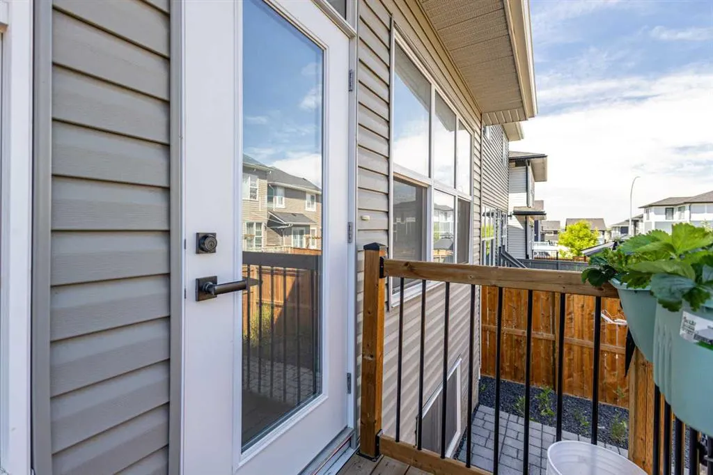 21 Ambleside Crescent NW