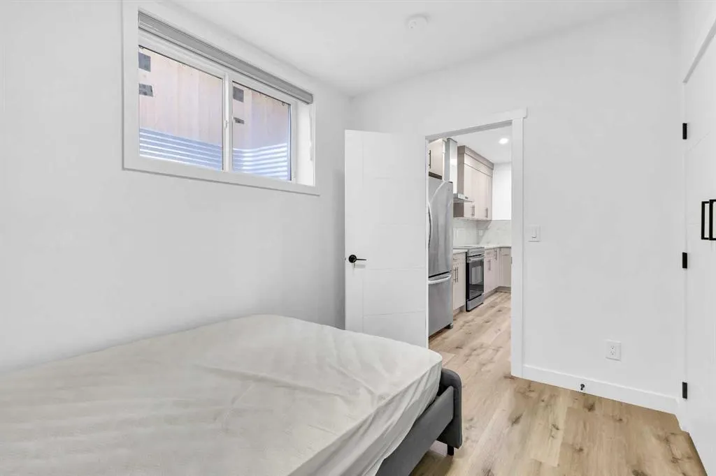 21 Ambleside Crescent NW