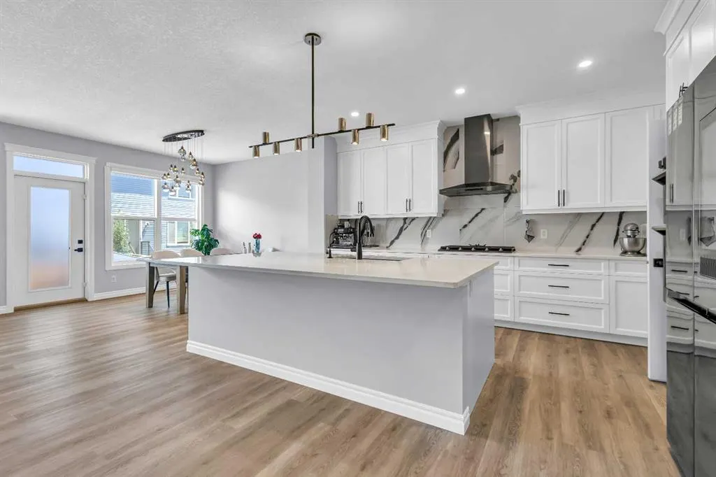 21 Ambleside Crescent NW