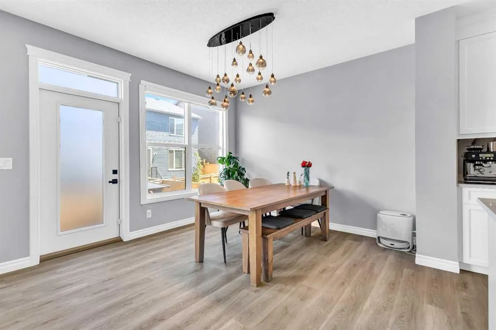 21 Ambleside Crescent NW
