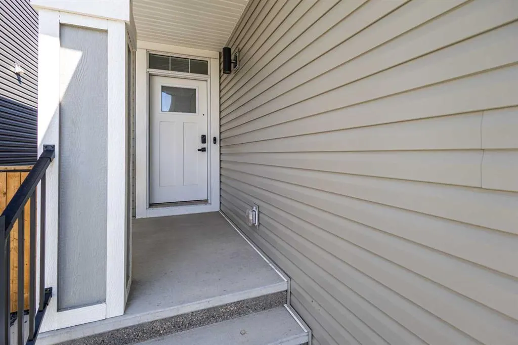 21 Ambleside Crescent NW