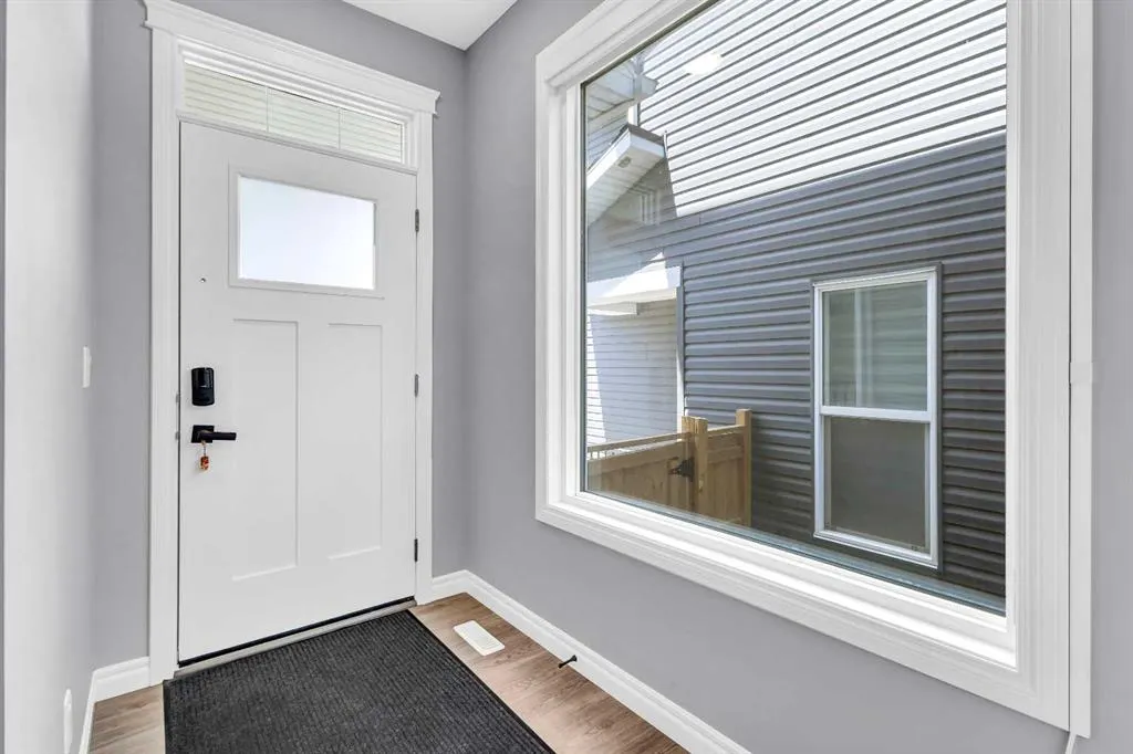 21 Ambleside Crescent NW