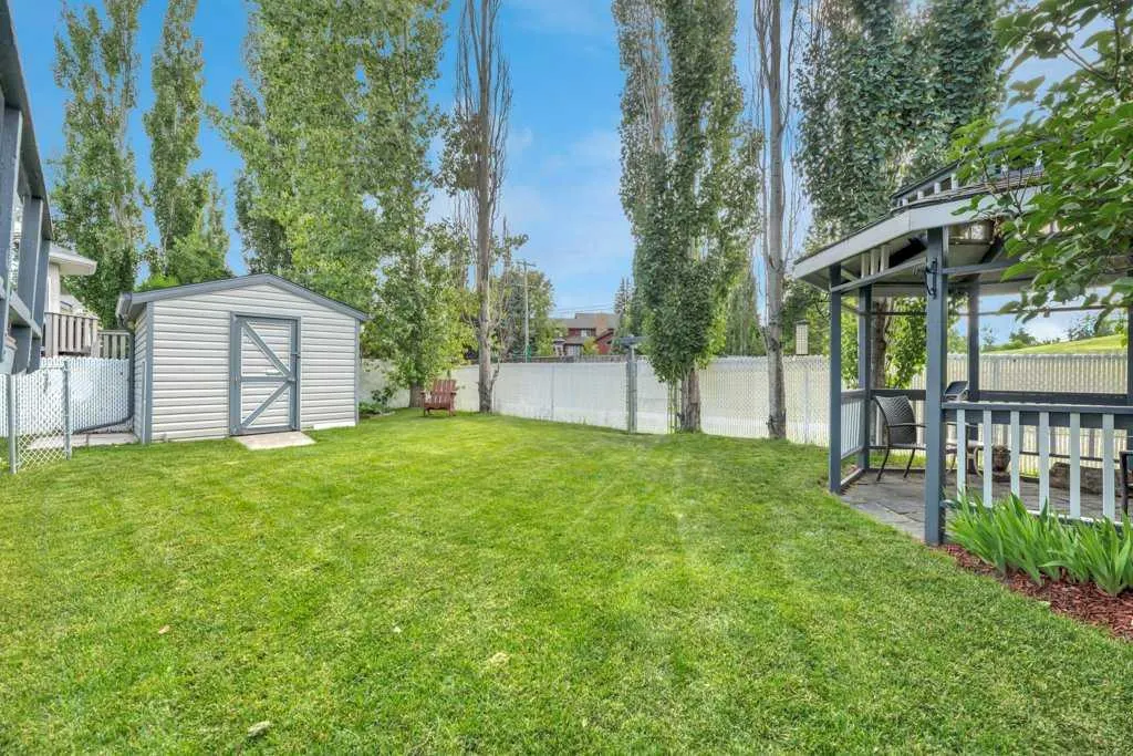 252 Cambridge Crescent