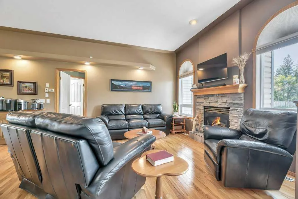 252 Cambridge Crescent