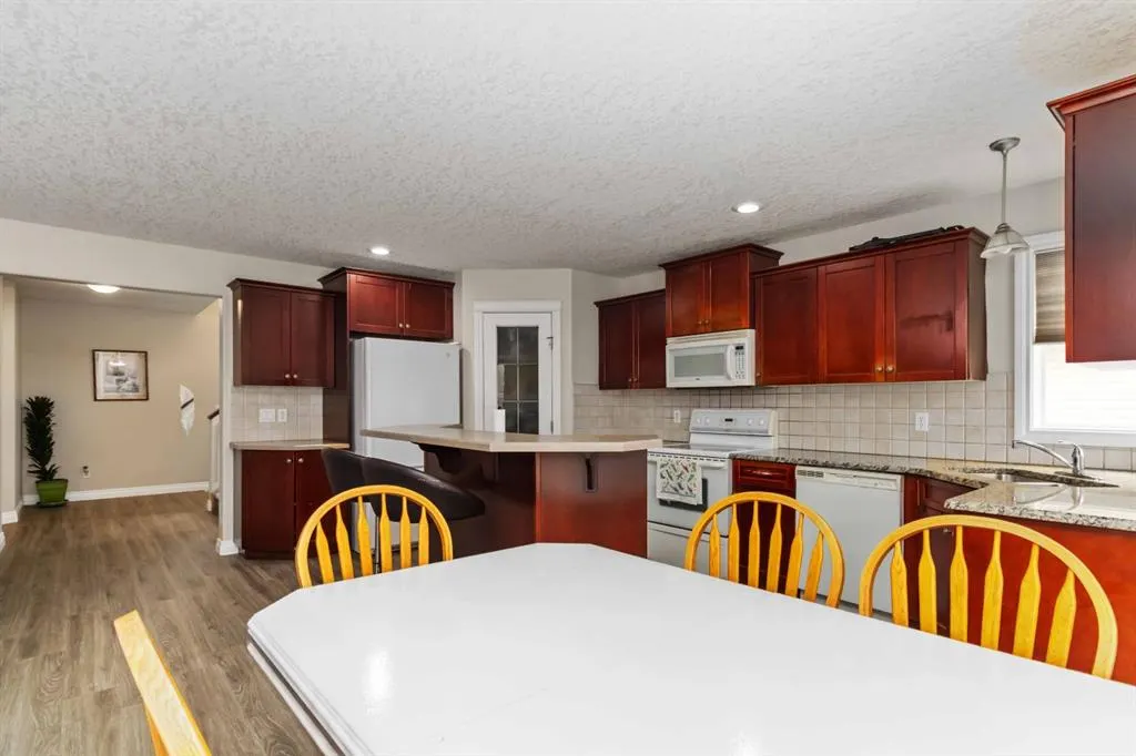 107 Lazarde Place