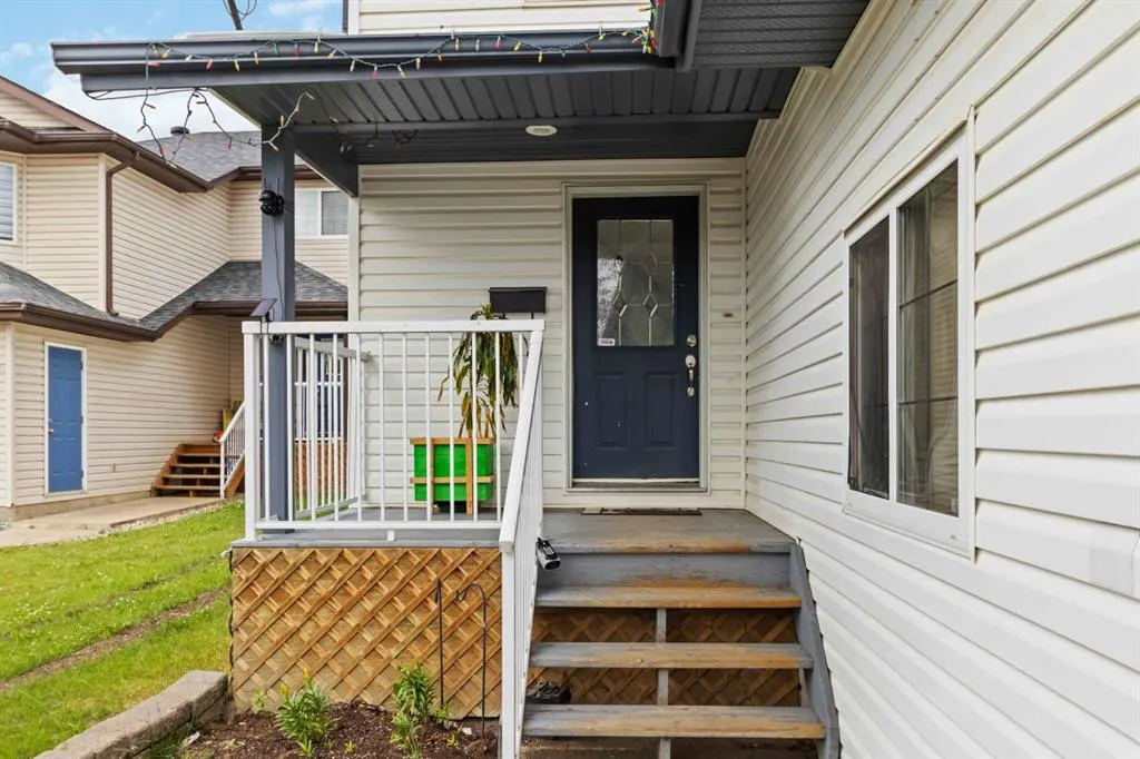 107 Lazarde Place
