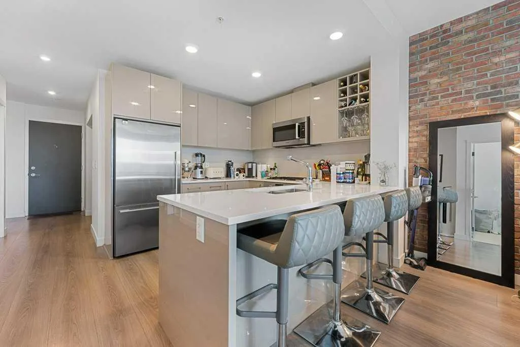301 10 Street NW, #305