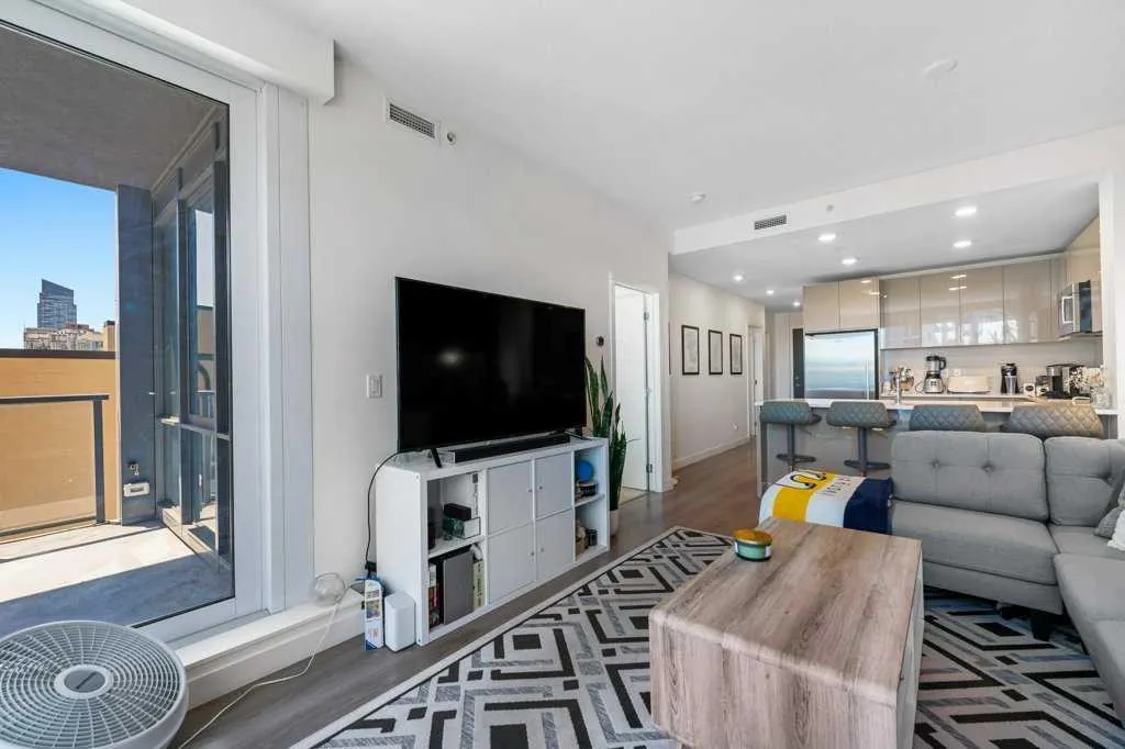 301 10 Street NW, #305