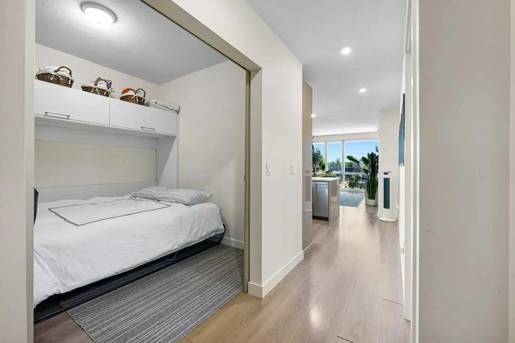 301 10 Street NW, #305