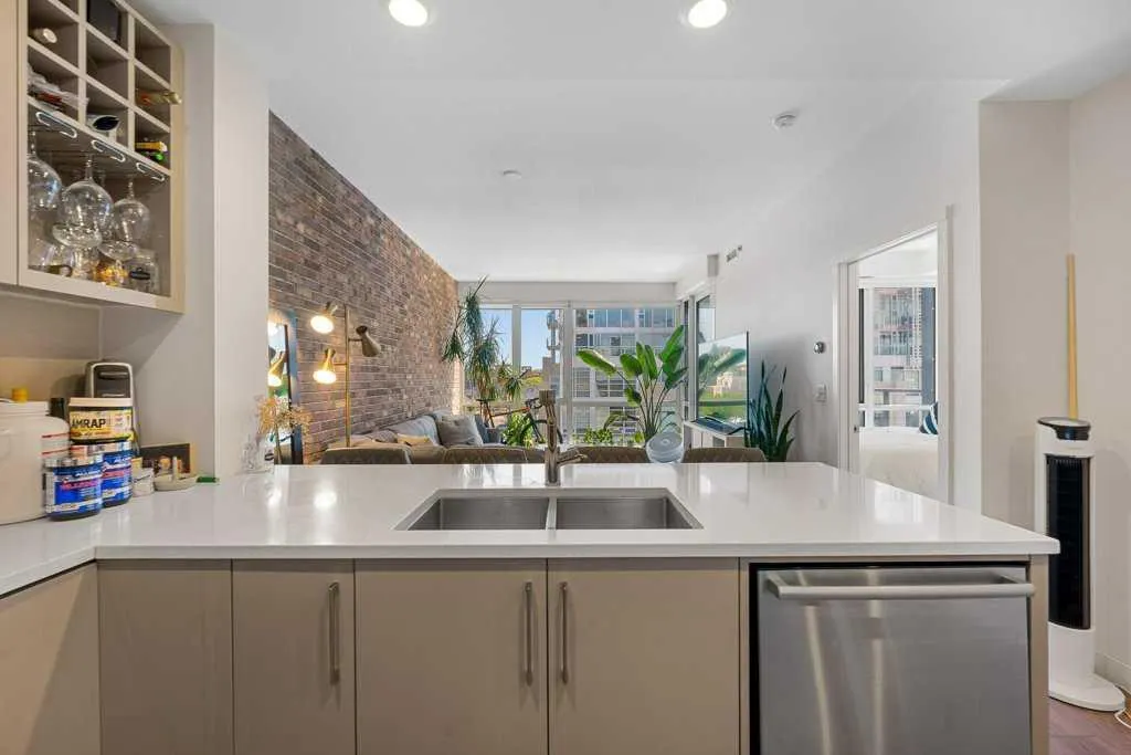 301 10 Street NW, #305
