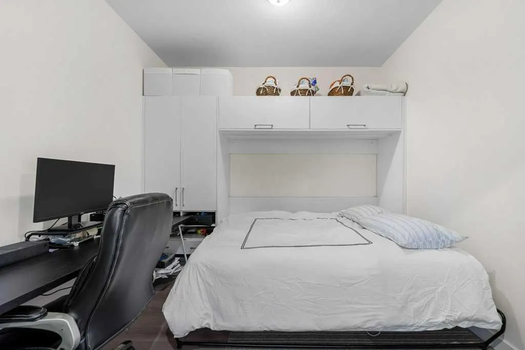 301 10 Street NW, #305