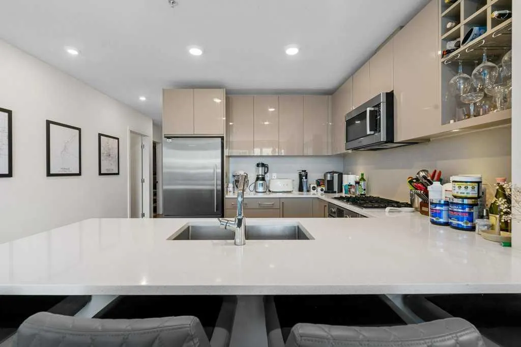 301 10 Street NW, #305