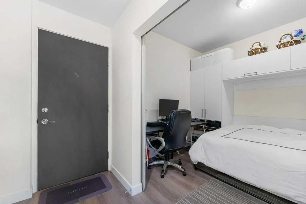 301 10 Street NW, #305