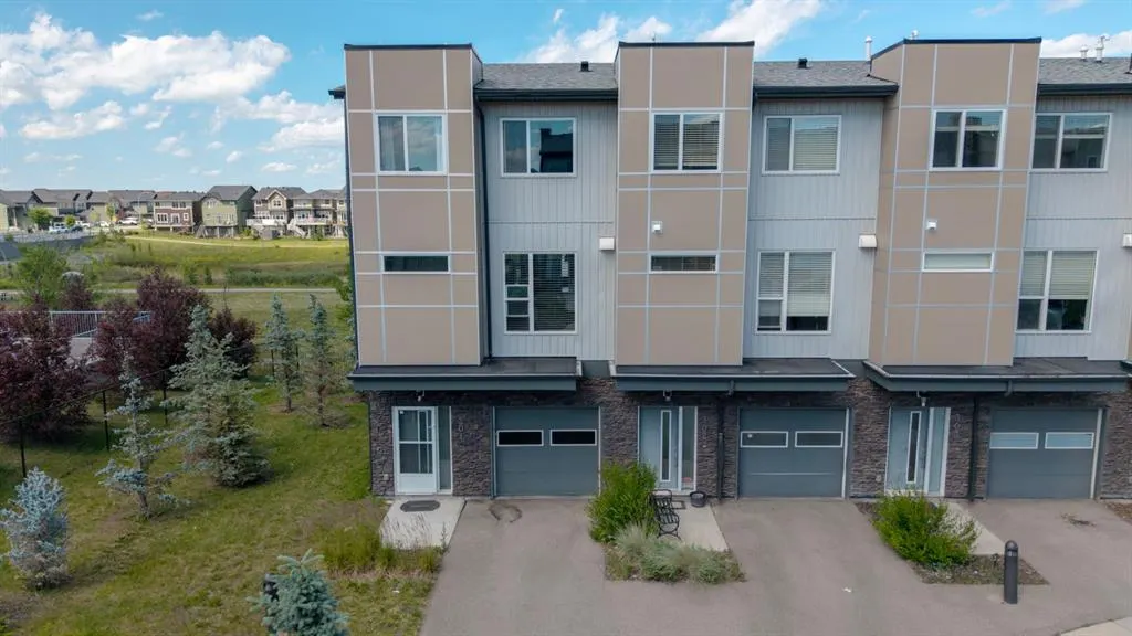 70 Saddlestone Drive NE, #301