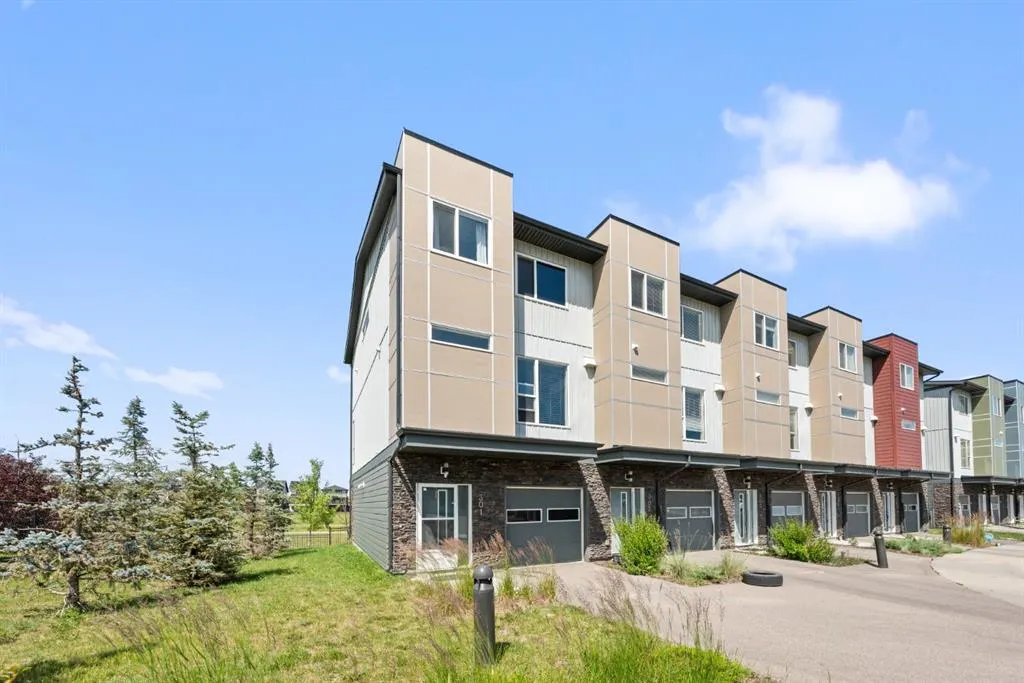 70 Saddlestone Drive NE, #301