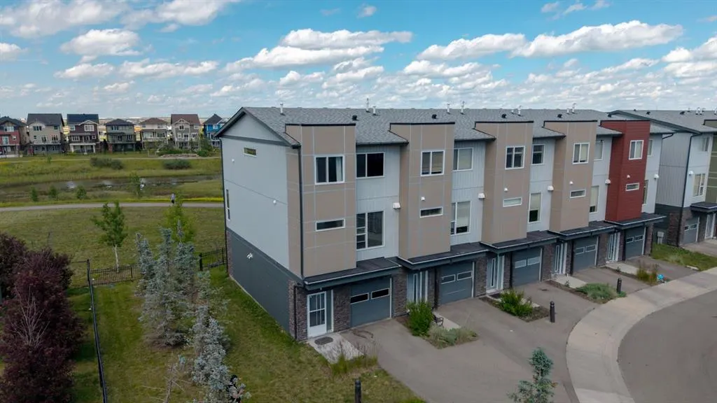 70 Saddlestone Drive NE, #301