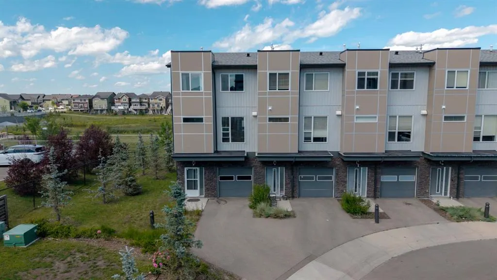 70 Saddlestone Drive NE, #301