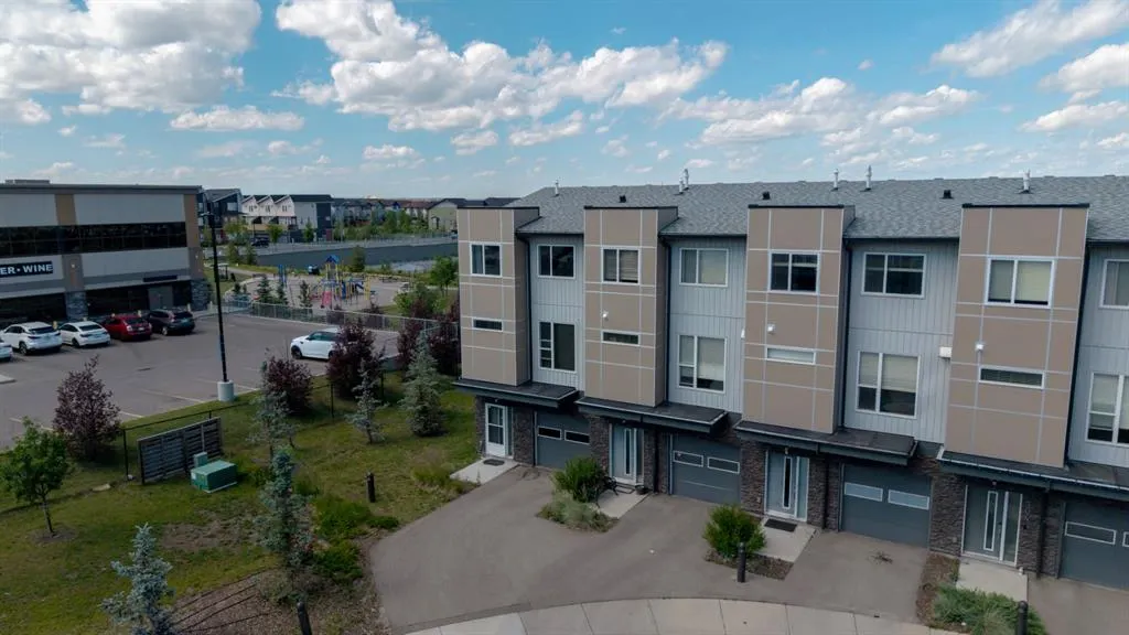 70 Saddlestone Drive NE, #301