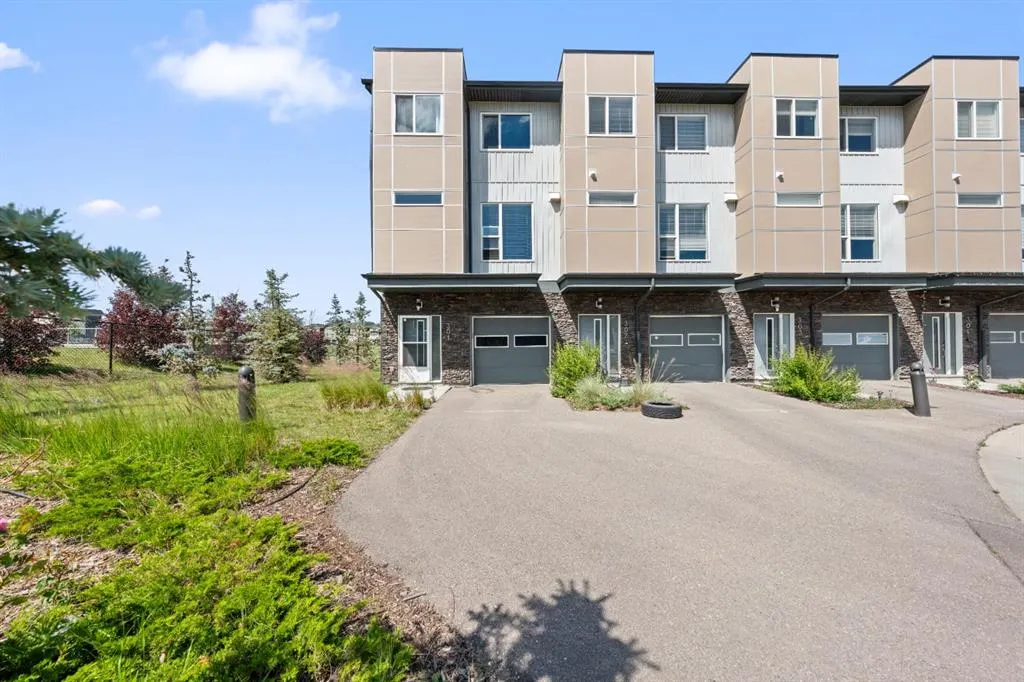 70 Saddlestone Drive NE, #301