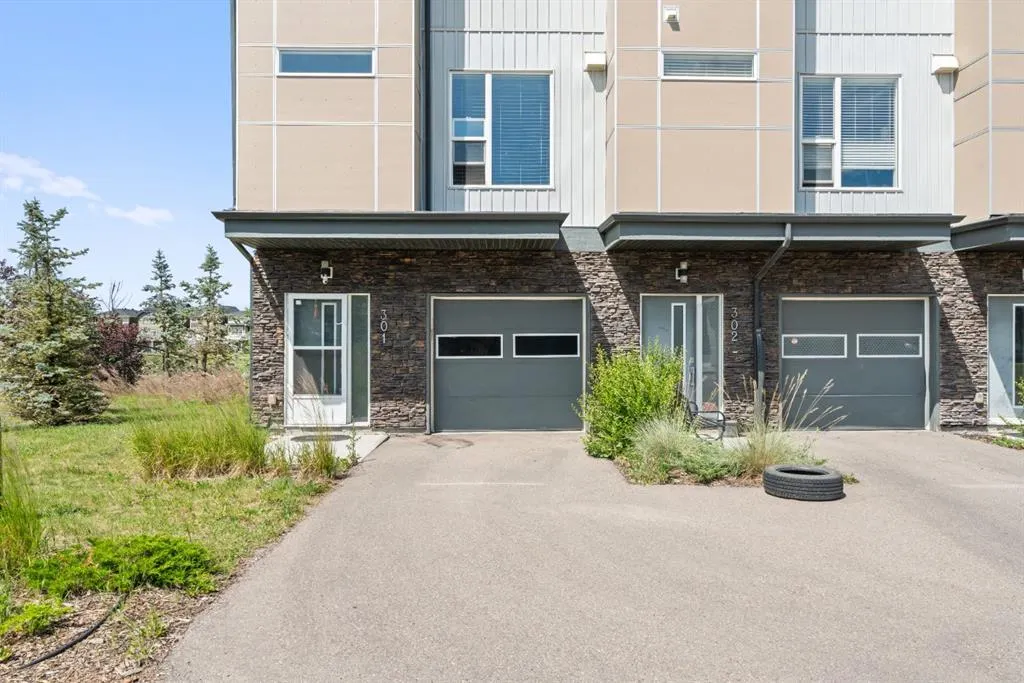 70 Saddlestone Drive NE, #301
