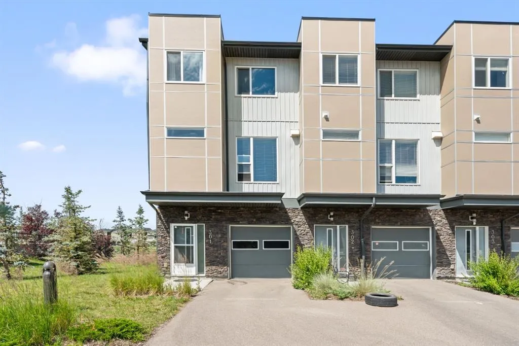70 Saddlestone Drive NE, #301