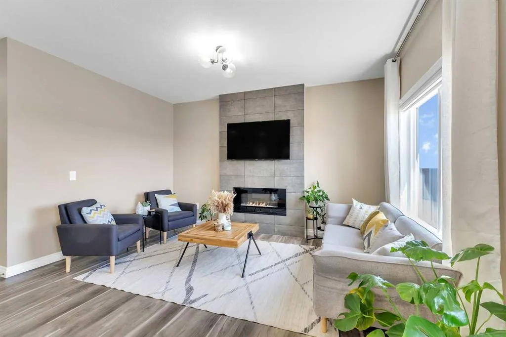 521 Corner Meadows Way NE