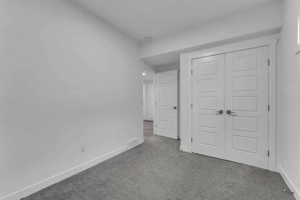 521 Corner Meadows Way NE