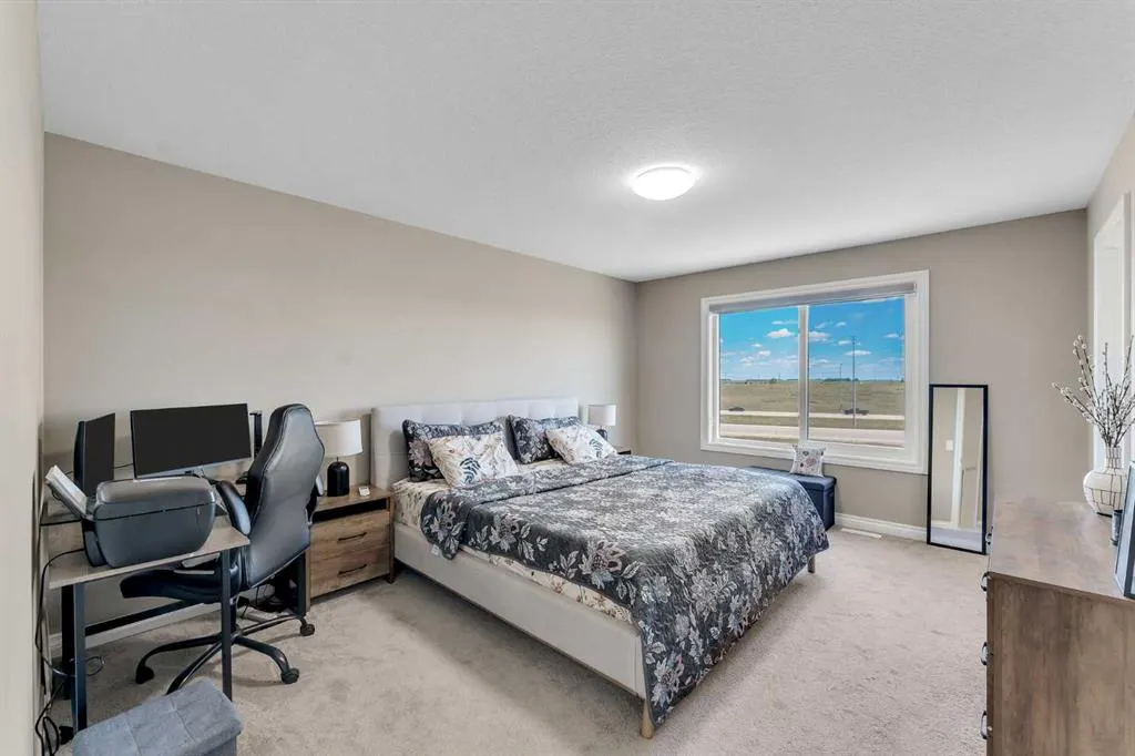 521 Corner Meadows Way NE